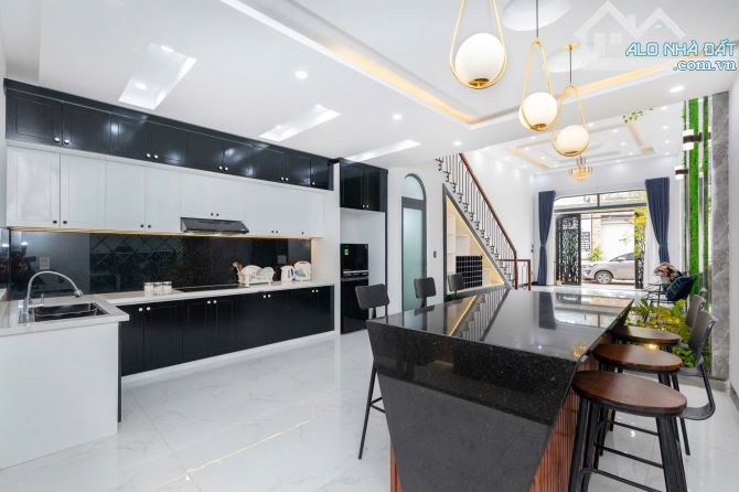 BÁN NHÀ 4 TẦNG THIẾT ĐẸP ĐƯỜNG HOÀNG HOA THÁM GẦN BIỂN BÃI SAU CHỈ 11.5 TỶ - 1