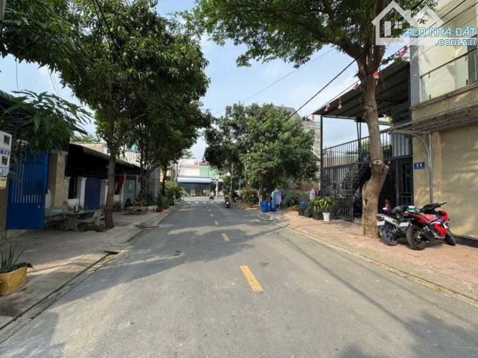BÁN LÔ ĐẤT KHU DÂN CƯ LÊ PHONG, TÂN BÌNH, DĨ AN, GIÁ 2.7 TỈ , ĐƯỜNG 8M VỈA HÈ - 1