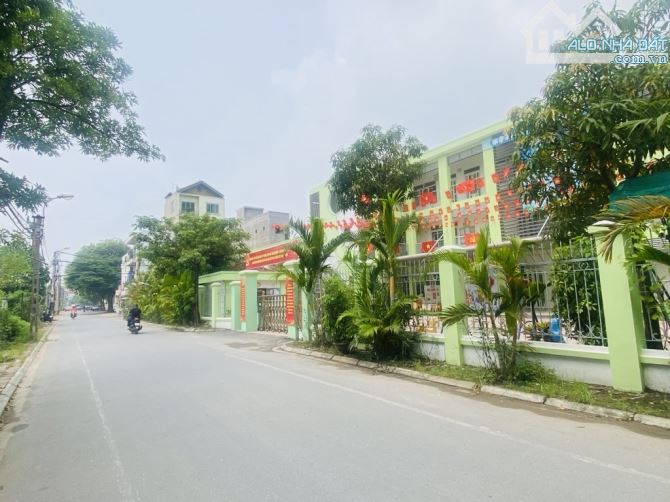 BÁN NHÀ THÀNH TRUNG TRÂU QUỲ GIA LÂM-Ô TÔ TRÁNH-NGÕ THÔNG KD-71M2-11,3 TỶ - 1