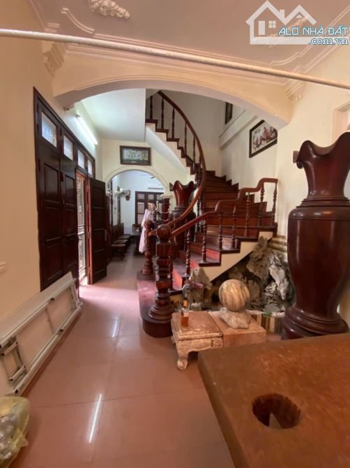 Cho thuê nhà ngõ Trần Bình, Cầu Giấy. DT 60m2, 4 tầng, mặt tiền 4m. ngõ oto. Giá 20 tr/thg - 1