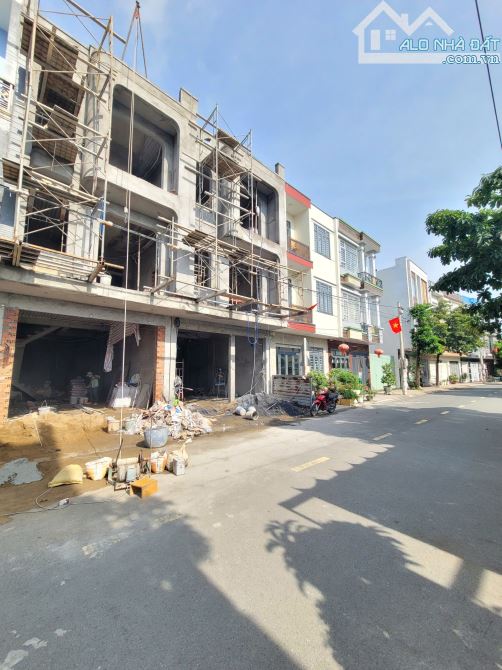 Bán 2 căn nhà full nội thất KDC p.Tân Đông Hiệp Tp.Dĩ An chỉ từ 5ty800 M6971 - 1