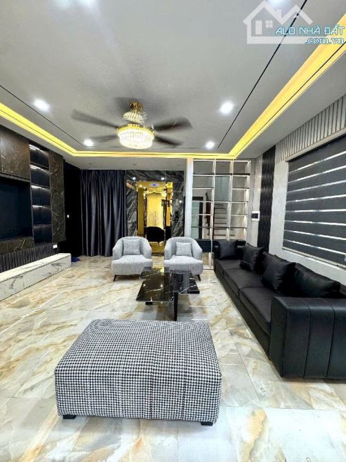 BÁN NHÀ THƯỢNG THANH,  LONG BIÊN  - DT 40M - 6 TẦNG - THANG MÁY  - Ô TÔ CÁCH 30M - HƠN 7 T - 1
