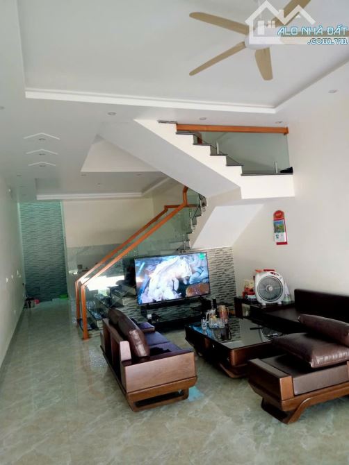 bán căn nhà 3 tầng mb:08 Nam Ngạn 70m2 MT5m - 1
