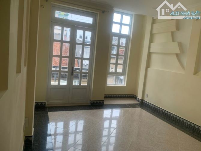Bán nhà Thủ Khoa Huân-ngang 4m-8PN-nhà mới-nở hậu-cạnh chợ Bến Thành-giá tốt - 1
