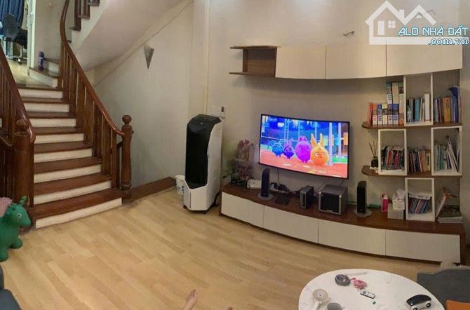 Cho thuê nhà ngõ 509 Vũ Tông Phan, Khương Đình, Thanh Xuân. DT 35m x 4 tầng, giá 11tr - 1
