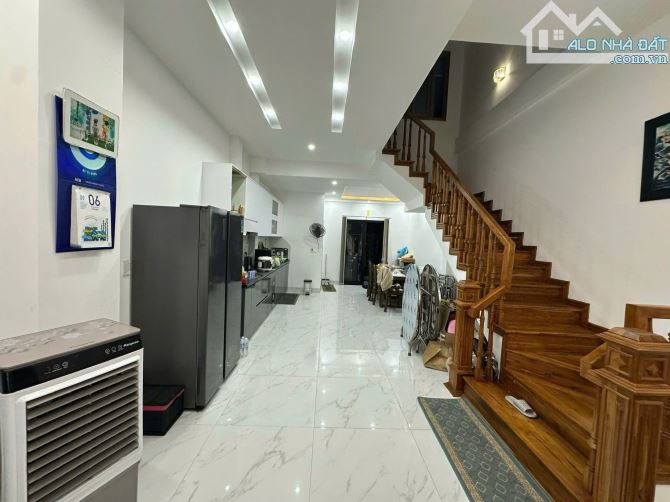 Bán nhà 03 tầng mặt tiền kinh doanh Đặng Huy Trứ, phường Phước Vĩnh, Tp.Huế giá rẻ chỉ 5,x - 13