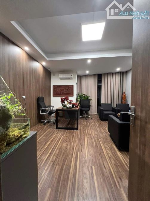 Bán toà nhà biệt thự KĐT Trung Yên - Trung Hoà, Cầu Giấy DT 200m2 x MT 20m, có hầm, KD - 2