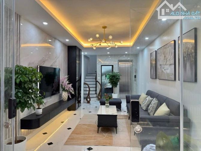 Bán nhà Thanh Xuân - gần Ngã Tư Sở - 6 Tầng Thang Máy - Ngõ Thông Rộng - Vị Trí Cực Đẹp - 2