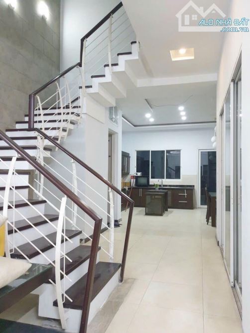 🌹PHƯỜNG LINH ĐÔNG - HẺM TẢI ĐƯỜNG LINH ĐÔNG - NHÀ 3 TẦNG - 149m2 - GIÁ 12, xT 🧄🌹. - 2