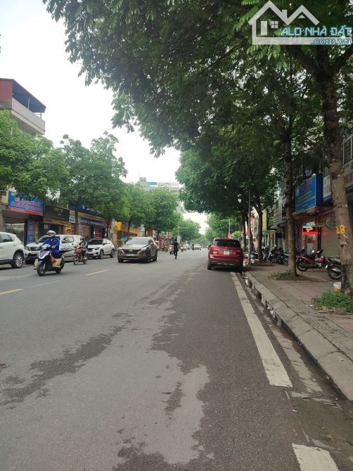 Bán nhà đẹp lô góc 3 tầng*42m dân xây full nội thất, tại đa tốn - 2