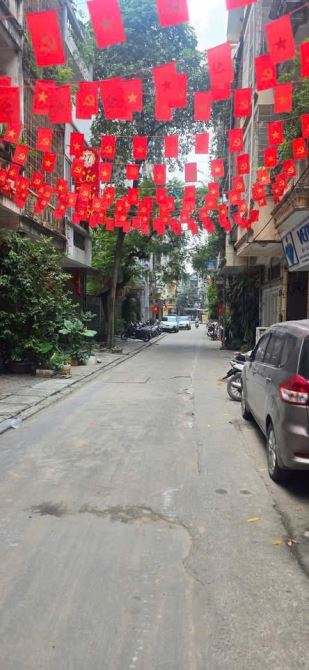 NGUYỄN XIỂN THANH XUÂN NGÕ LÔ HAI MẶT THOÁNG TRƯỚC SAU OTO CHẠY VÒNG QUANH VỈA HÈ KD ĐỈNH - 1