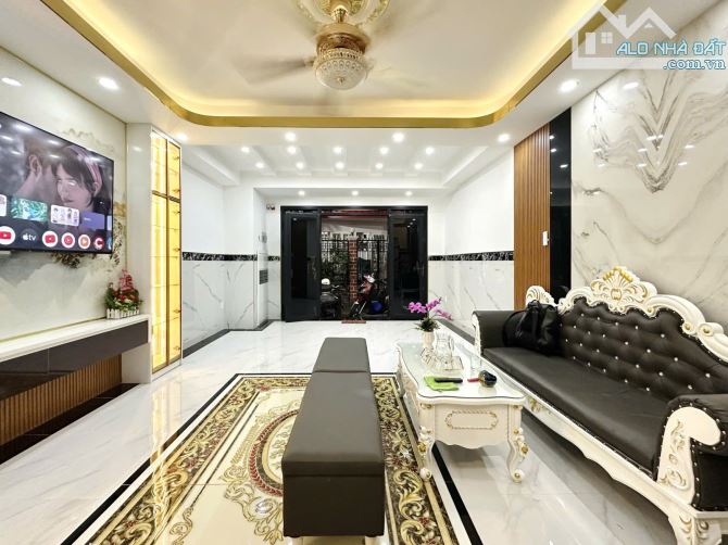 Hẻm ô tô 6m đường Trần Quang Diệu Quận 03 , 5 Tầng có Thang Máy xịn xò 45m2 GIá 13,5 tỷ Qu - 2