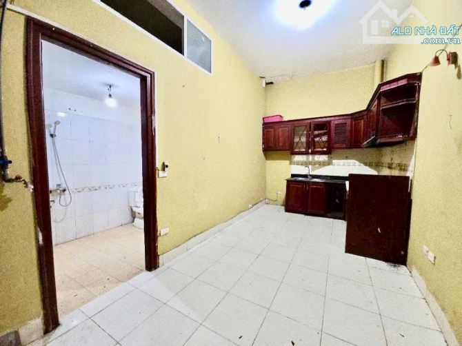 MẶT  NGÕ -ĐỘI  CẤN - LÕI BA ĐÌNH - DÂN  XÂY-MT RỘNG 5,2 m- THÔNG - GIÁ  ĐẦU  TƯ - 2