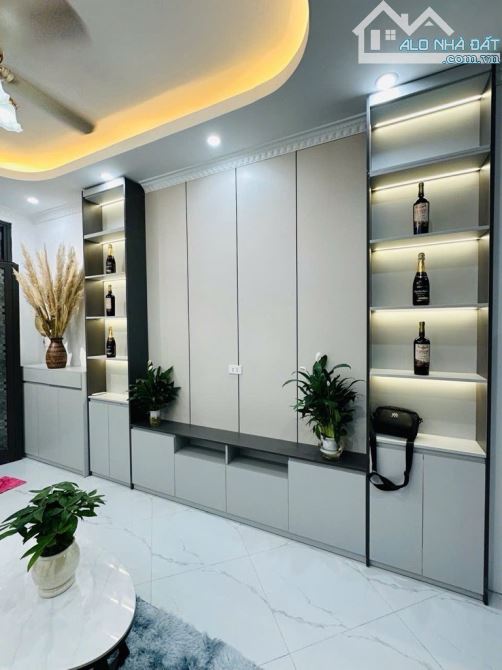 💥 HƠN 6Đ- MINH KHAI- HBT 32M*5T-NHÀ ĐẸP Ở NGAY - FULL NỘI THẤT- NGÕ THÔNG - 2