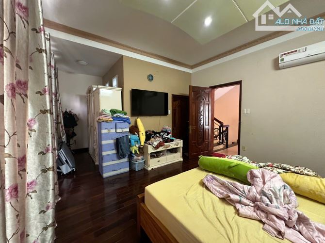 Bán căn biệt thự Tấn Trường, p. Phú Thuận, Quận 7. DT: 10.5X23m. Giá: 23 tỷ TL - 2