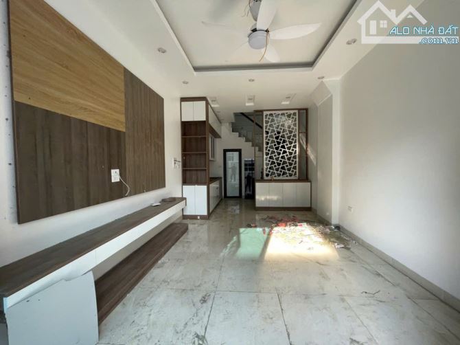 Nhà mới 4Tầng*32m2, Ôtô đỗ cổng, gần chợ, Trường học, 7p ra BxYênNghĩa - 2