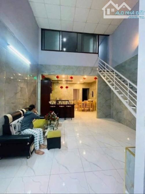 Nhà đẹp đường quang Trung Q9 90m2 sàn 1 trệt 1 lầu 3PN 3wc sổ hồng riêng - 2