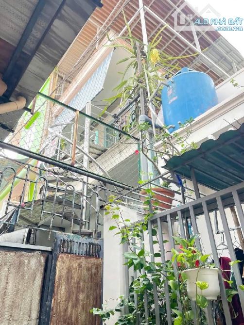 Quận 7 gần chợ Lý Phục Man,2 tầng-45m2,hẻm xe hơi,giá 3.x tỷ - 2