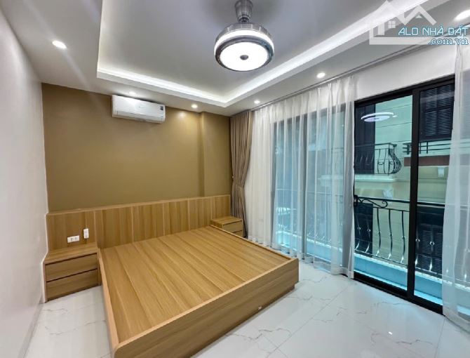 Nhà đẹp 75m2 Hoàng Quốc Việt - ô tô vào nhà, 7 tầng thang máy, full nội thất, 22 tỷ - 2