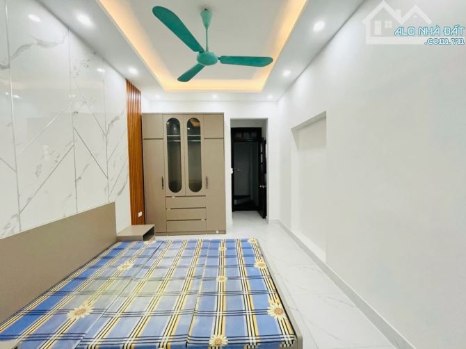Bán gấp nhà Hoàng Văn Thái 4 tầng full nội thất đẹp, sổ vuông, Phân lô QĐ, ngõ nông 6.5 tỷ - 2