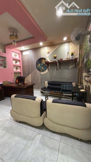 Nhà Quận Gò Vấp 4 tầng BTCT hẻm xe hơi thông cho thuê 17 triệu/tháng đường số 51 Phường 14 - 2