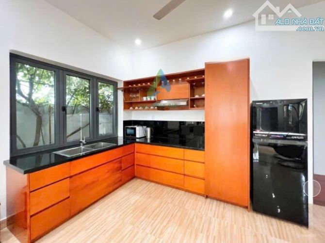 CHO THUÊ NHÀ NGUYÊN CĂN MẶT TIỀN ĐƯỜNG NGUYỄN PHAN CHÁNH - 300 M² - 3 PN - GIÁ 30 TRIỆU - 2