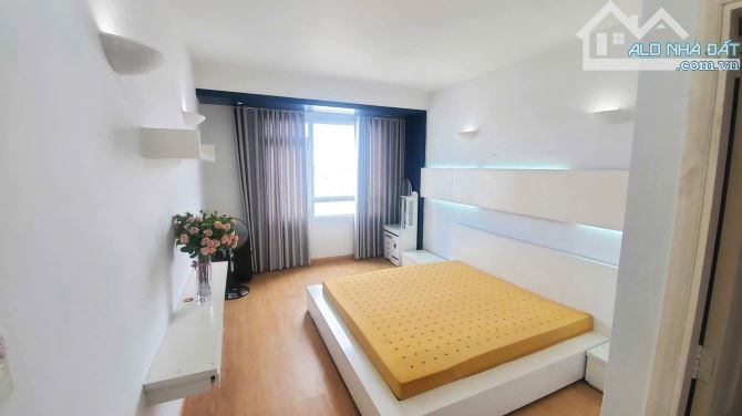 C/c Satra Eximland,Phan Đăng Lưu,Phú Nhuận: 92m2, 2p ngủ, NTCC, 17tr/th - 2