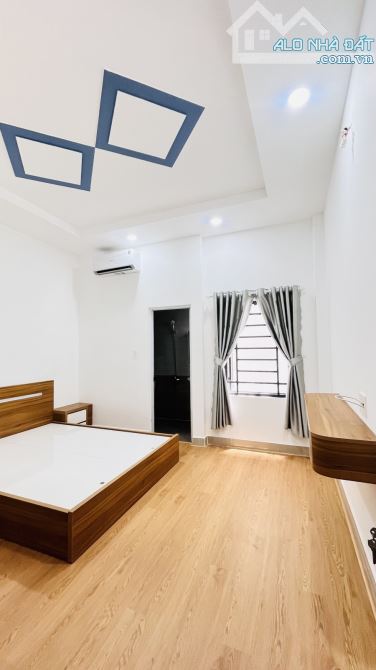 Bán Nhà 4T🏘 - Nguyễn Ảnh Thủ - Hẻm 7m Thông - Quận 12.  ⛔(4*15) nhỉnh nhẹ 6❌tỷ. 📌5PN - 5 - 2