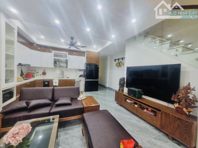 Bán nhà dân xây 76m-3 tầng siêu thoáng đẹp, nội thất xịn hơn 6 tỷ - 2