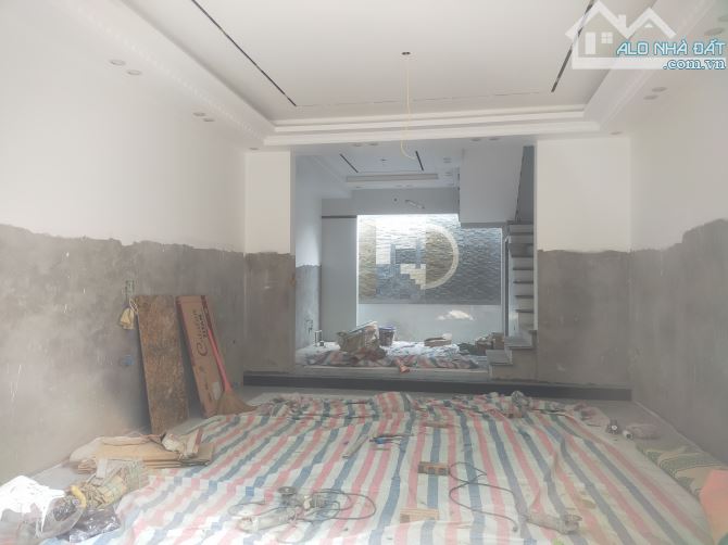 Bán nhà 4 tầng đẹp khu vực Thư Trung - Văn Cao vị trí đẹp - 2