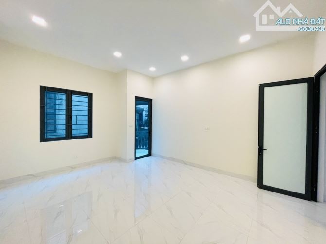 Bán nhà phân lô quân đội phố Tô Vĩnh Diện, ô tô đỗ cửa, 60m 4 tầng chỉ 15 tỷ. - 2