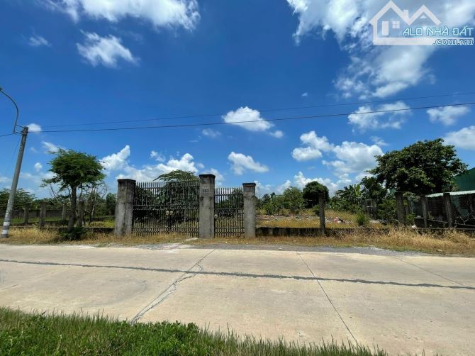 Cần bán 1716m2 đất, mặt tiền đường, sổ riêng, kết nối TPHCM chỉ 20km - 2