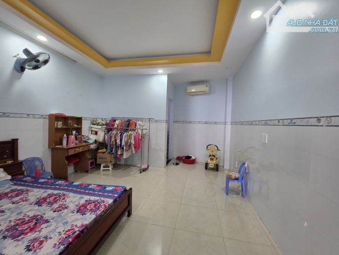 8tỷ 300tr - Bình Trưng Đông Quận 2 nhà hẻm xe hơi 4 tầng 4m x 17m - 2