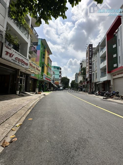 16,3 TỶ , 4,2 x 19M NỞ HẬU 6,7M. NHÀ 6 TẦNG , MT TRẦN HƯNG ĐẠO , Q. TÂN PHÚ - 2