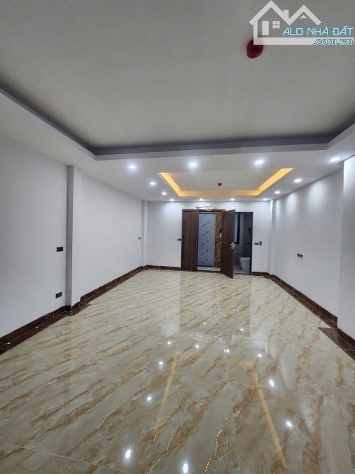 BÁN NHÀ MỚI VŨ TÔNG PHAN 50M 6 TẦNG THANG MÁY – LÔ GÓC – GARA Ô TÔ – KINH DOANH ĐỈNH - 2