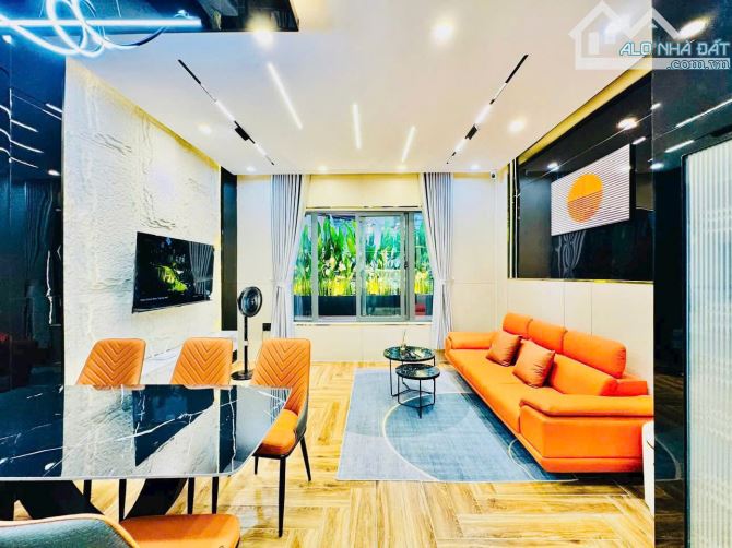 CHỈ CÒN ĐÚNG 1 CĂN | HXH 8M Trần Hưng Đạo, P. COL | DTSD : 220m2 | 5 tầng | - 2