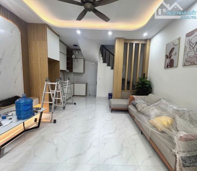 BÁN NHÀ PHỐ TÂN TRIỀU Ô TÔ 7 CHỖ VÀO NHÀ, NGÕ THÔNG TỨ TUNG - HƠN 8 TỶ - 2