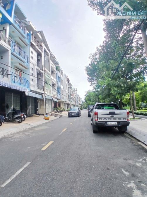 BÁN NHÀ MỚI ĐƯỜNG SỐ 54 Q6 (4X17) ĐỐI DIỆN CÔNG VIÊN. GIÁ 11,5 TỶ - 2
