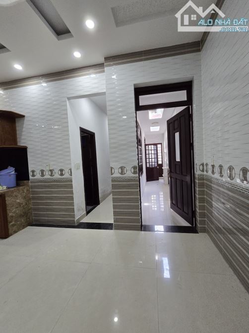 BÁN NHÀ 2 TẦNG 2 MÊ ĐÚC - GẦN MẶT TIỀN ĐIỆN BIÊN PHỦ, THANH KHÊ – DT 150M - ÔTÔ ĐỔ CỬA - 2
