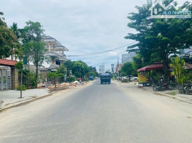 Bán RẺ lô đất đẹp 266m2 mặt tiền đường 10m5 Chính Hữu, Gần Biển Mỹ Khê - 2