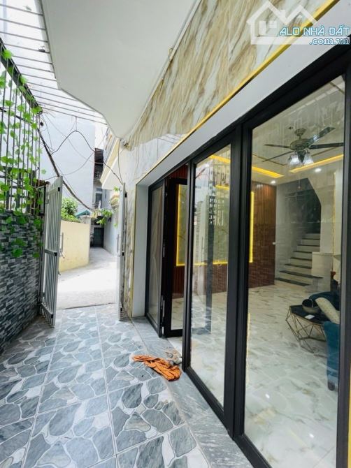 Bán nhà Thuỵ Khuê, 10m ô tô, sát phố, nội thất xịn sò, 37m2, 8.5 tỷ. - 2