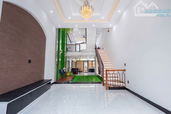 BÁN NHÀ 4 TẦNG THIẾT ĐẸP ĐƯỜNG HOÀNG HOA THÁM GẦN BIỂN BÃI SAU CHỈ 11.5 TỶ - 2