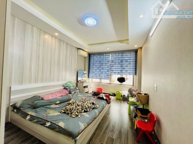 Bán nhà Nguyễn Văn Cừ 38m2 ô tô 7 chỗ vào nhà kinh doanh tốt 11.9 tỷ - 2