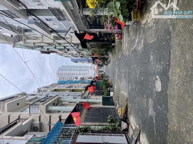 Nhà chính chủ hẻm xe tải. Ngay mã lò .diện tích: 4x13m  .4 tầng nhỉnh 5 tỷ, kết cấu BTCT - - 2
