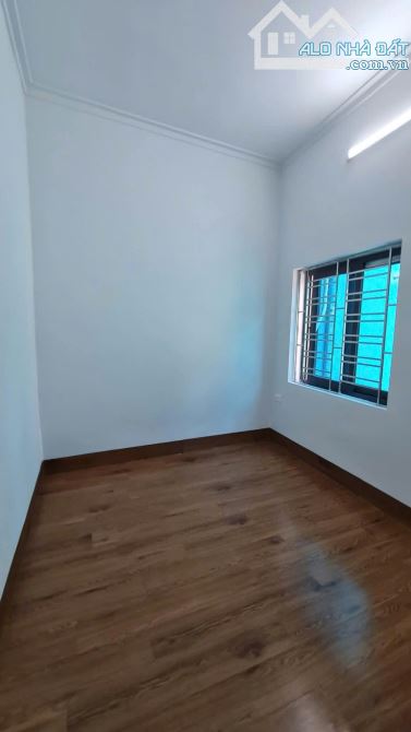 Chỉ 4 tỷ có ngay nhà đẹp 50m × 5 Tầng tại ngọc hồi gần trường học chợ - 2