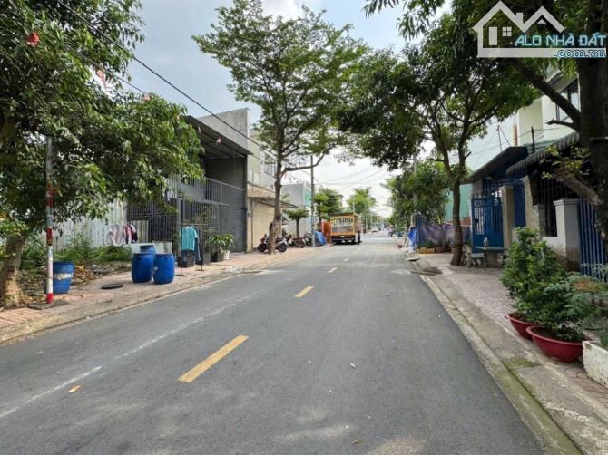 BÁN LÔ ĐẤT KHU DÂN CƯ LÊ PHONG, TÂN BÌNH, DĨ AN, GIÁ 2.7 TỈ , ĐƯỜNG 8M VỈA HÈ - 2