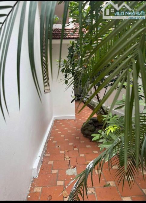Cho thuê biệt thự BT1 KĐT Mỹ Đình, Nam Từ Liêm. DT 200m2, 4 tầng. Giá 35 triệu(thg) - 2