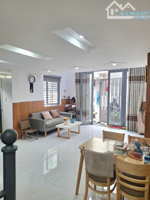 💥 Bán nhà kiệt Đỗ Quang, gần Tiểu học HẦM NGHI - DT 45m2 x 3 MÊ - chỉ hơn 3 tỷ - 2