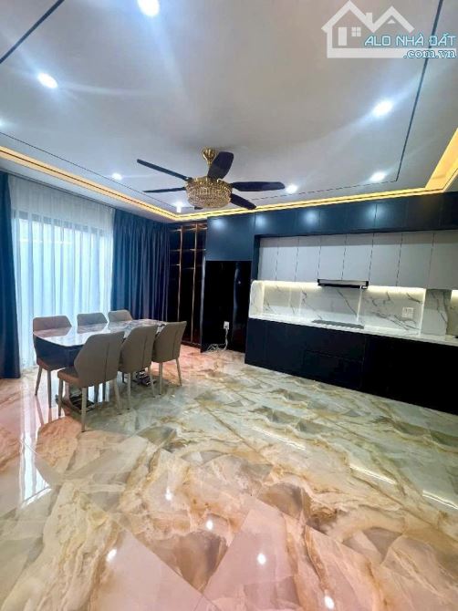 BÁN NHÀ THƯỢNG THANH,  LONG BIÊN  - DT 40M - 6 TẦNG - THANG MÁY  - Ô TÔ CÁCH 30M - HƠN 7 T - 2