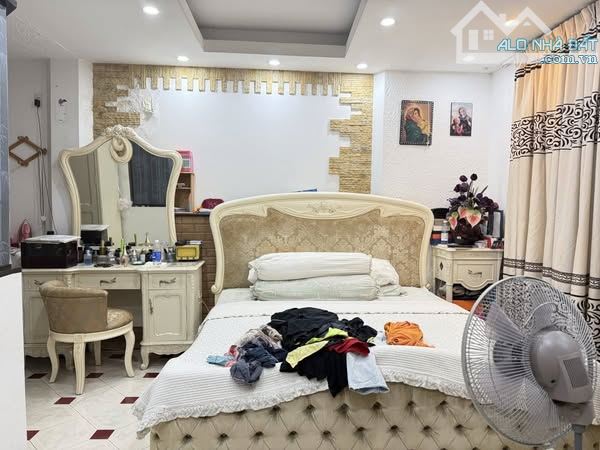 Nhà Đường Nguyễn Thị Minh Khai Phường Bến Thành Quận 1 Cũ. - 2